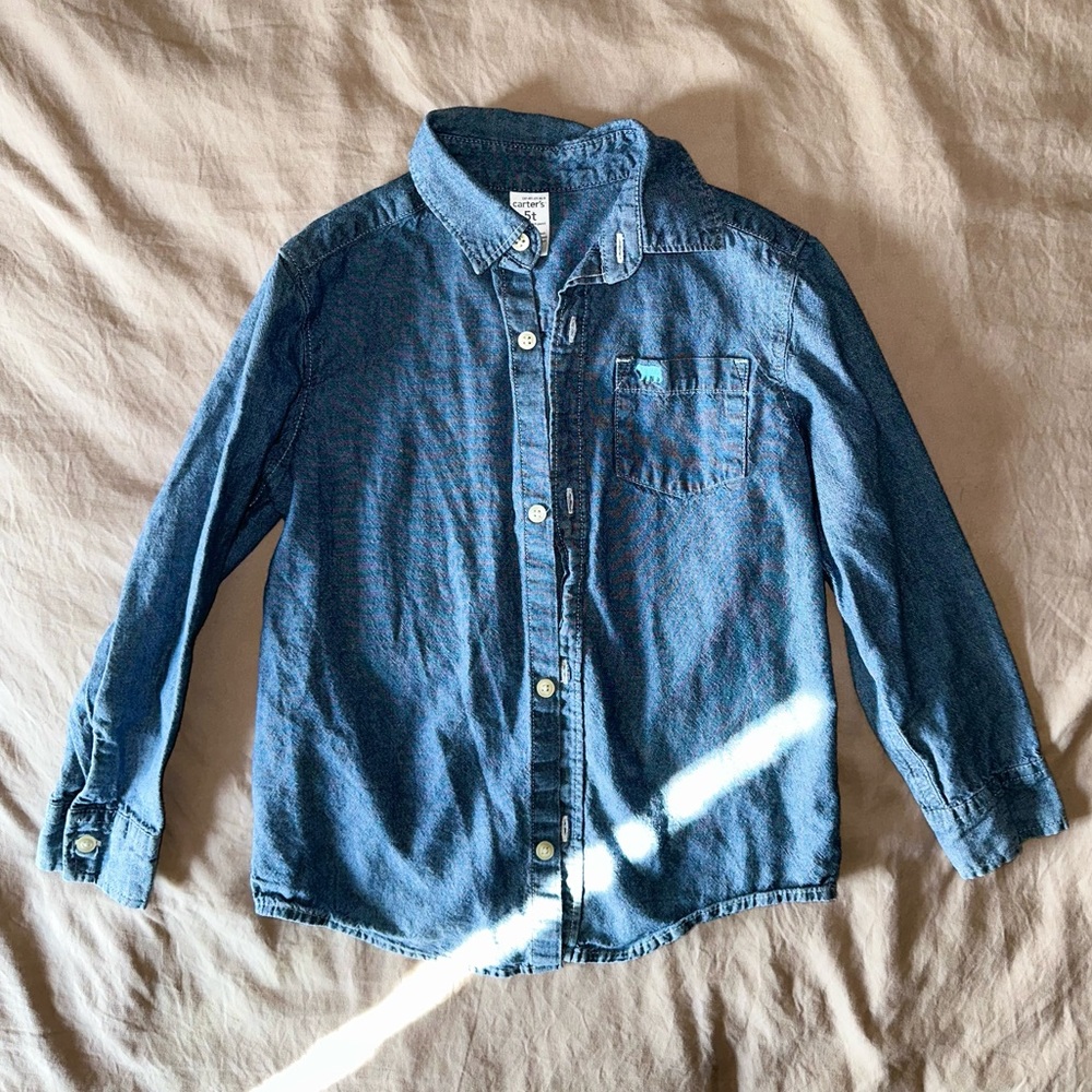 Carter’s Chambray Denim Button Down Size 5 Boy Dress Shirt